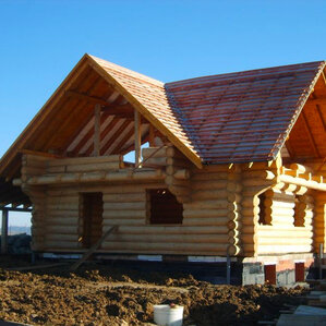 stavba dreveného zrubu